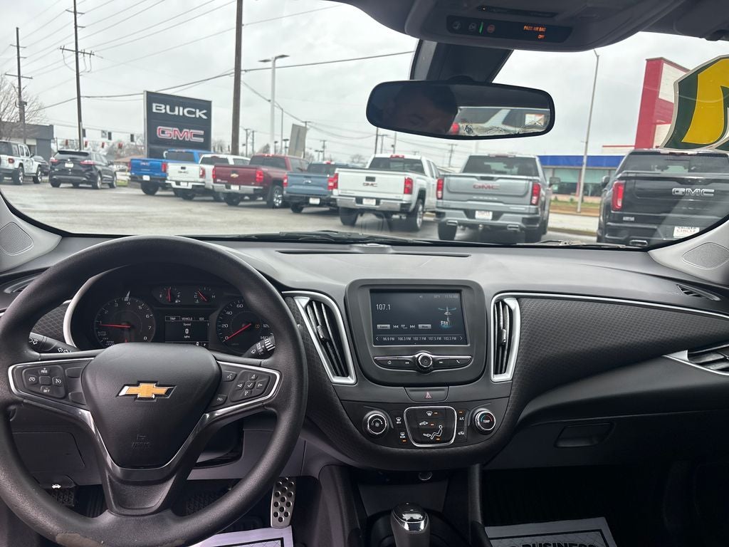 2017 Chevrolet Malibu LS 1LS