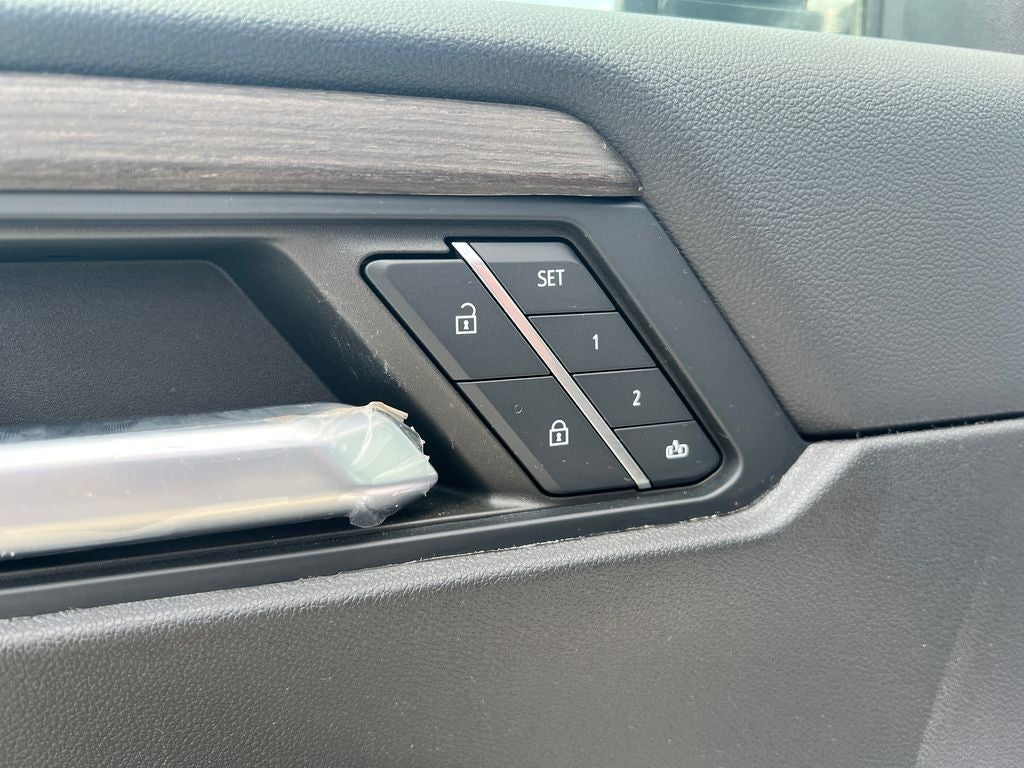 2024 GMC Acadia Denali