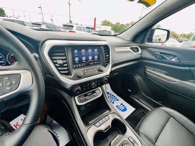 2023 GMC Acadia SLT