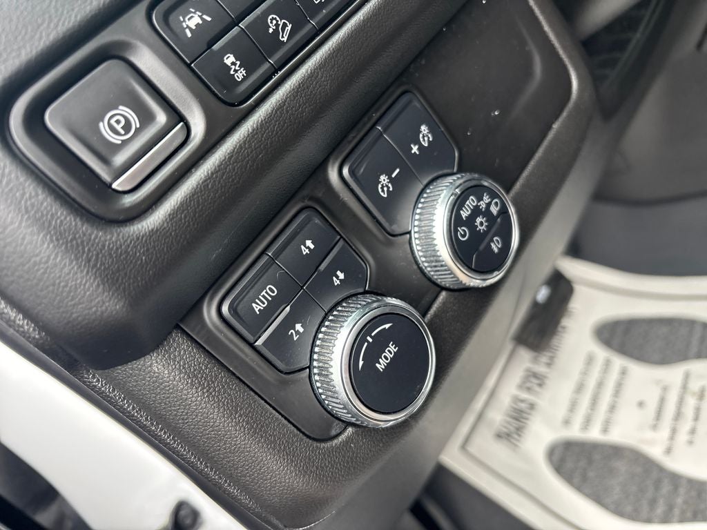 2023 GMC Yukon XL AT4