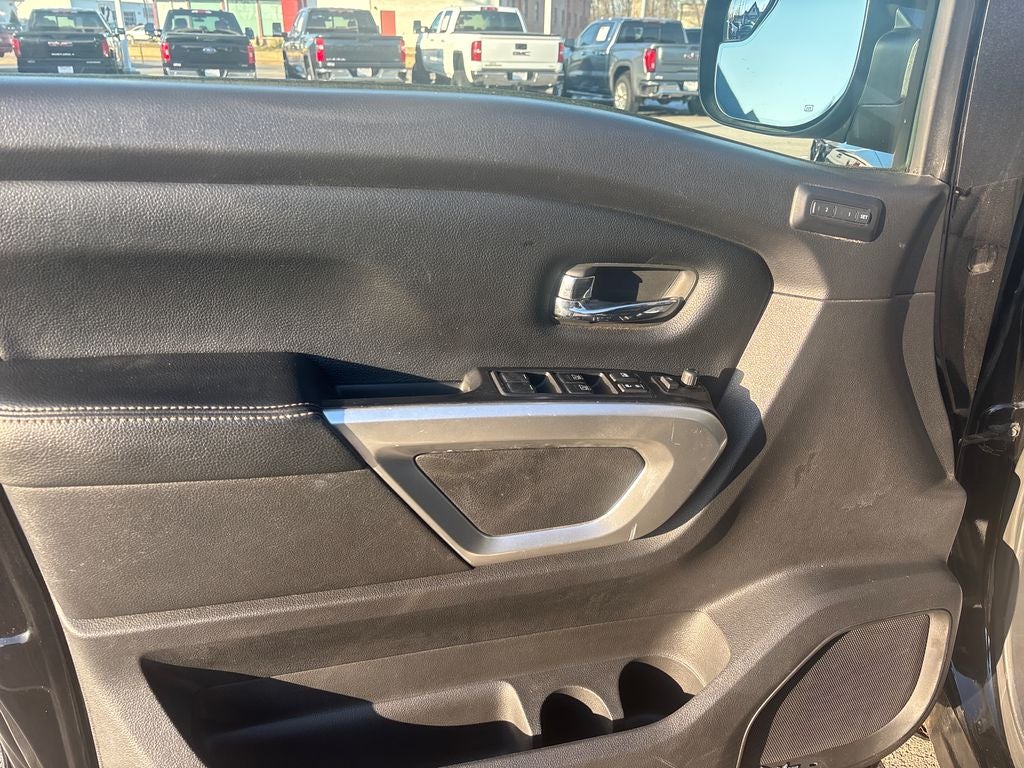 2017 Nissan Titan SL