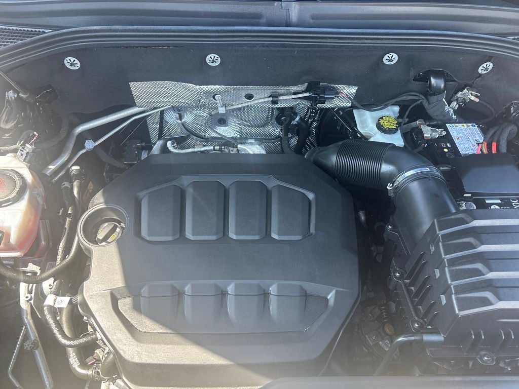 2024 Volkswagen Atlas Cross Sport 2.0T SEL R-Line