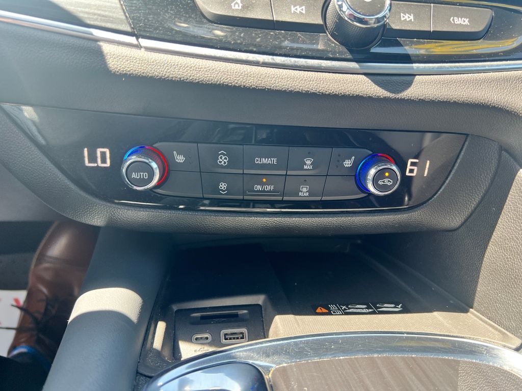 2023 Buick Enclave Essence